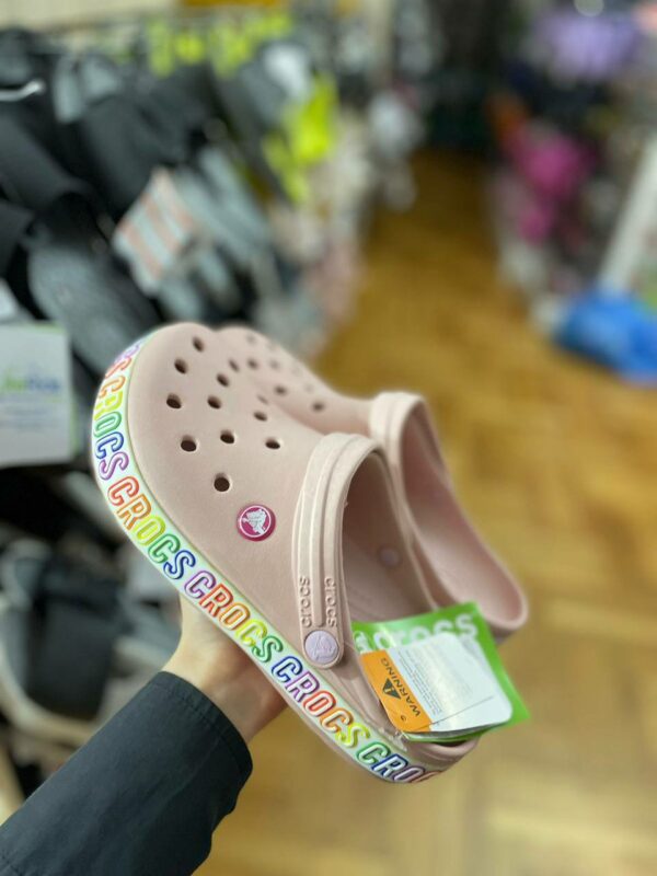 Crocs Pallets - Image 25