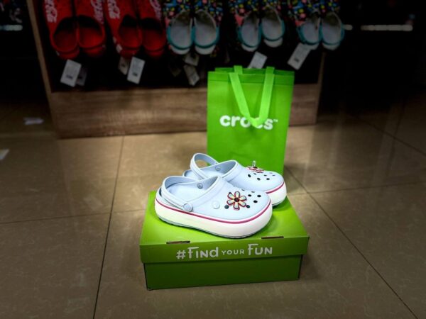 Crocs PALLETS - Image 37