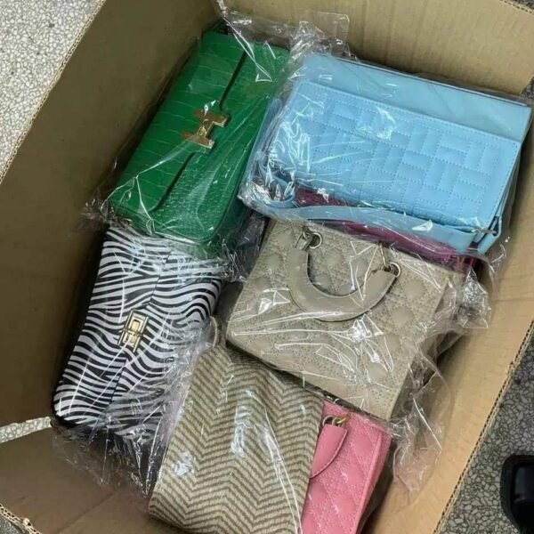 Woman bags & purse pallets - Image 2